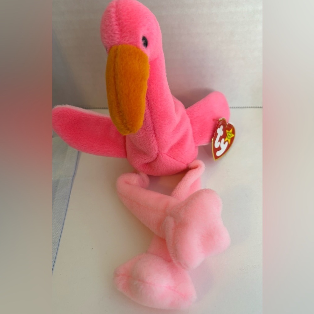 FLAMINGO 🦩 BUNDLE, FLAG, NOTEPAD, PLUSH BEANIE & 2 ORNAMENTS - Picture 5 of 9